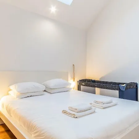 Lx 77 Apartament